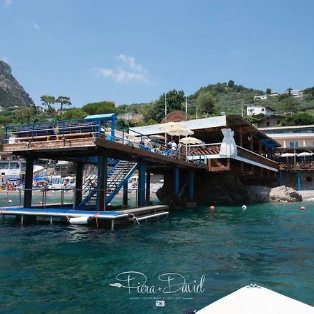 ホテル ロ スコーリオ Marina del Cantone エクステリア 写真