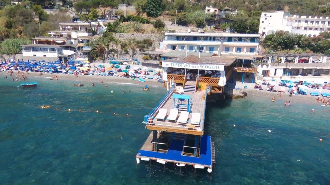 ホテル ロ スコーリオ Marina del Cantone エクステリア 写真