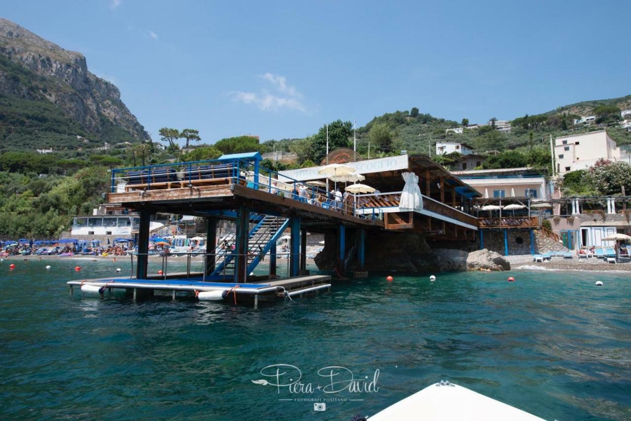 ホテル ロ スコーリオ Marina del Cantone エクステリア 写真