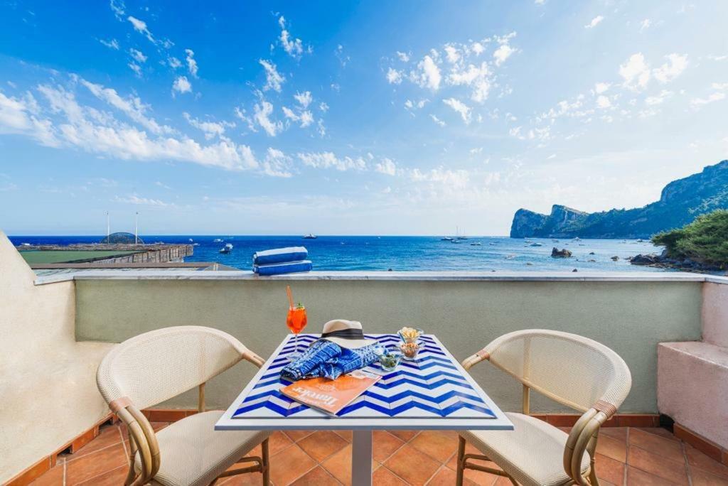 ホテル ロ スコーリオ Marina del Cantone エクステリア 写真